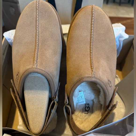 UGG LANAH CLOG PLATFORM
BNIB WOMANS SIZE 8 - Picture 5 of 9